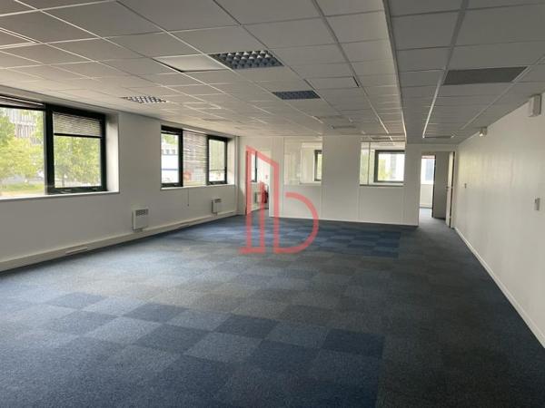 Bureau de 360 m² à louer à Bordeaux Lac - Bruges