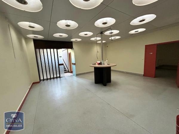 Vente local commercial 836m²