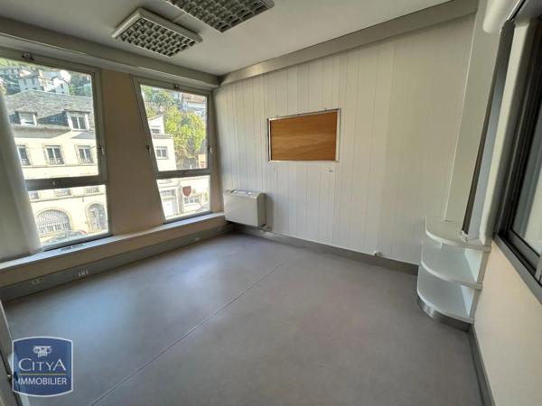 Vente local commercial 836m²