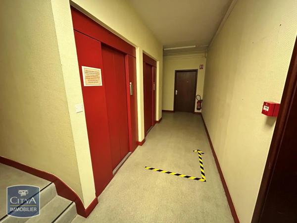 Vente local commercial 836m²