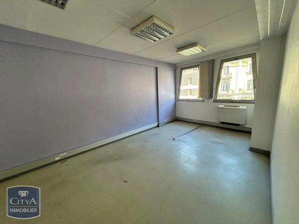 Vente local commercial 836m²