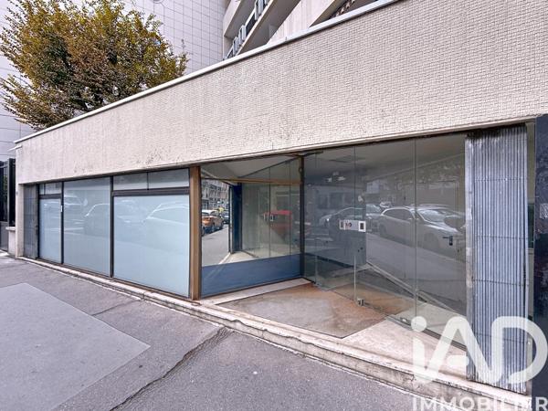 Murs commerciaux  à vendre 134 m² Paris 18