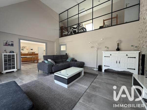 Maison à vendre 8 pièces 228,03 m² Kervignac