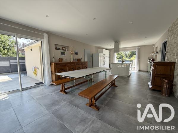 Maison à vendre 8 pièces 228,03 m² Kervignac