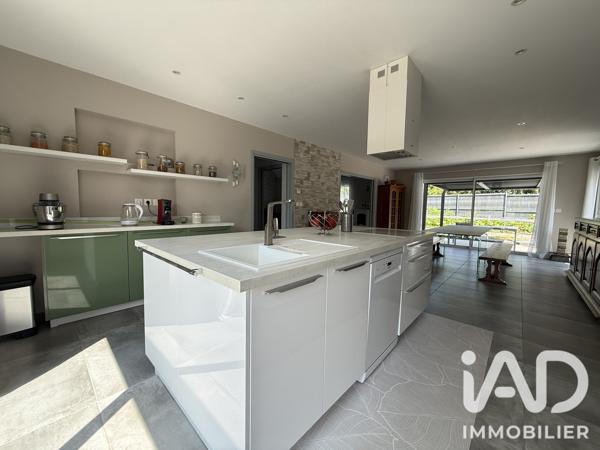 Maison à vendre 8 pièces 228,03 m² Kervignac