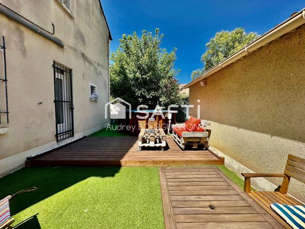 Très jolie maison entièrement rénovée 5 pièces, avec garage et jardin