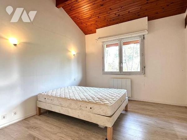 Appartement T2 à Vendre à CAPBRETON (40130)

Charmant appartement de 57,33 m² situé à Capbret...