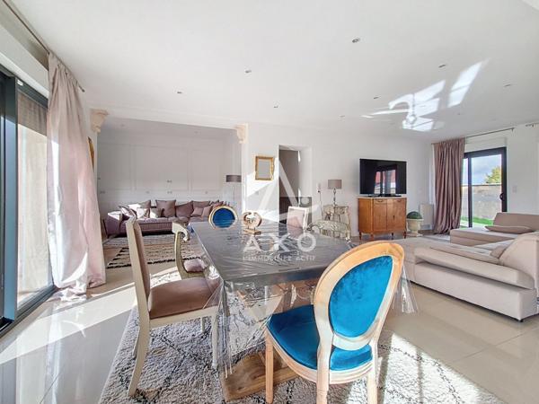 Maison familiale récente 2023  Plus de 220 m²  4 chambres  À moins de 10 minutes de Beauvais