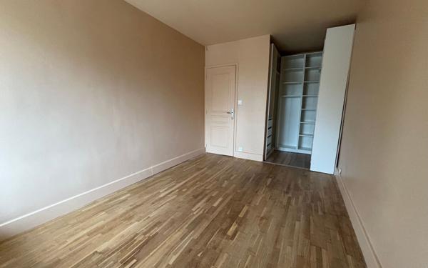 Appartement à louer    5 pièces •  Orléans