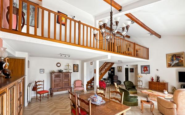 Appartement à vendre    4 pièces • 137,56 m2 Périgueux