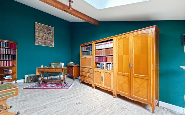 Appartement à vendre    4 pièces • 137,56 m2 Périgueux