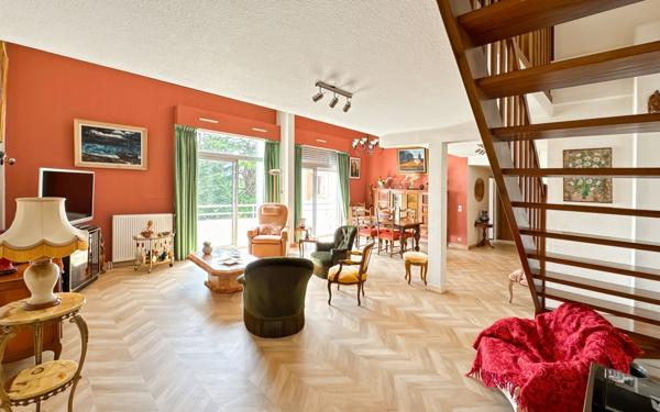 Appartement à vendre    4 pièces • 137,56 m2 Périgueux