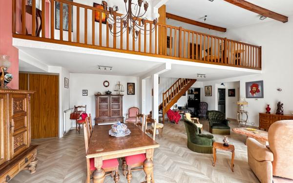 Appartement à vendre    4 pièces • 137,56 m2 Périgueux