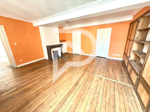Immeuble 7 pièces 301.94 m2