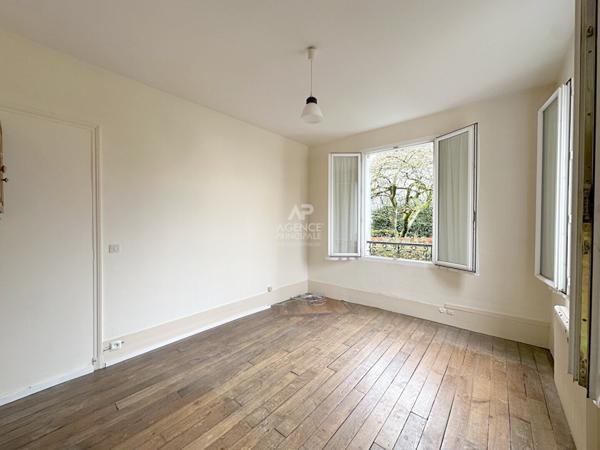 CHAVILLE - Parc Fourchon - Agréable maison de 7 pièces, 4 chambres, et jardin verdoyant €819 000 ** - Référence 647-C