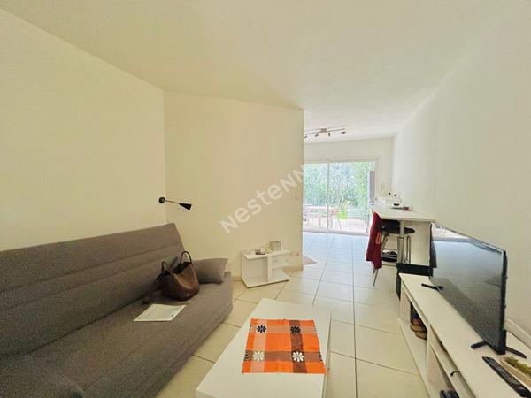 Appartement T1 à vendre à La Ciotat avec terrasse et piscine