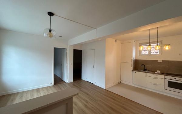 Appartement à louer    3 pièces • 48,69 m2 Châtillon