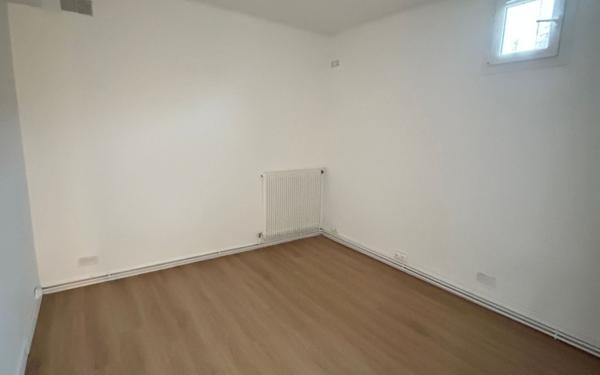 Appartement à louer    3 pièces • 48,69 m2 Châtillon