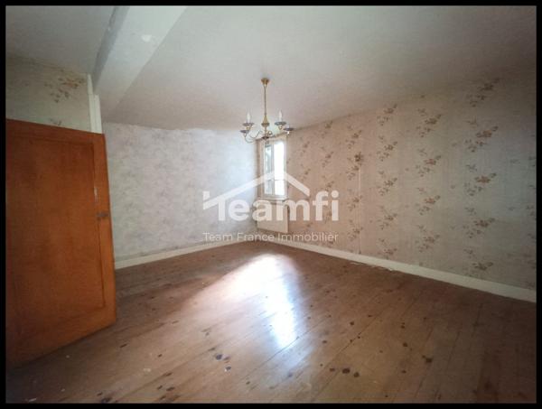Maison mitoyenne 2 côtés à vendre, 8 pièces - Thiers 63300