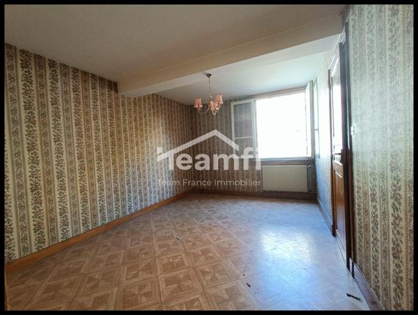 Maison mitoyenne 2 côtés à vendre, 8 pièces - Thiers 63300