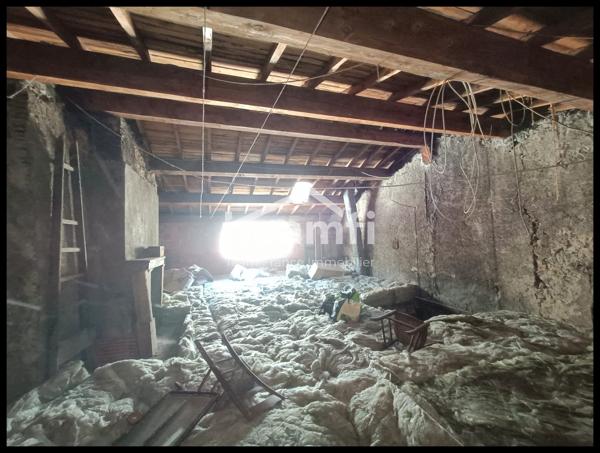 Maison mitoyenne 2 côtés à vendre, 8 pièces - Thiers 63300