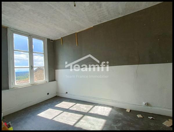Maison mitoyenne 2 côtés à vendre, 8 pièces - Thiers 63300