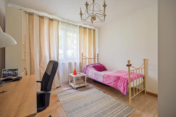 A  2 minutes du Centre Ville d' Alfortville, et à 8 minutes de la Gare RER D Maisons Alfort / Alfortville