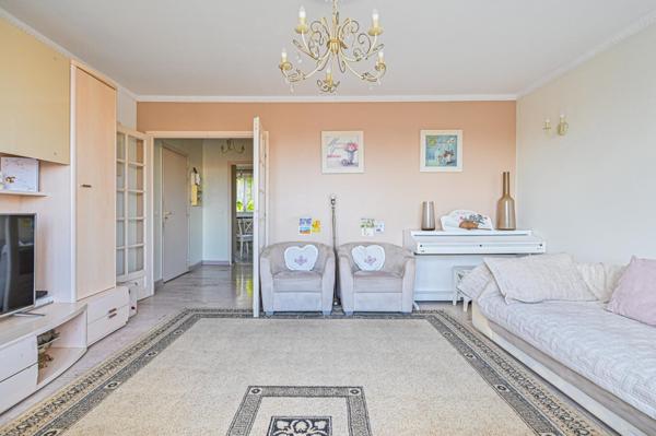 A  2 minutes du Centre Ville d' Alfortville, et à 8 minutes de la Gare RER D Maisons Alfort / Alfortville