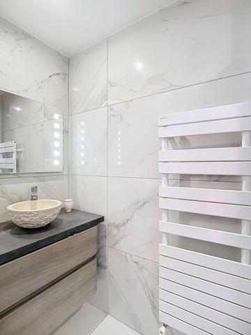 Maison familiale récente avec jardin et stationnement Gondole Sud