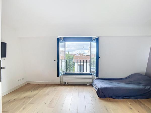 Maison familiale récente avec jardin et stationnement Gondole Sud