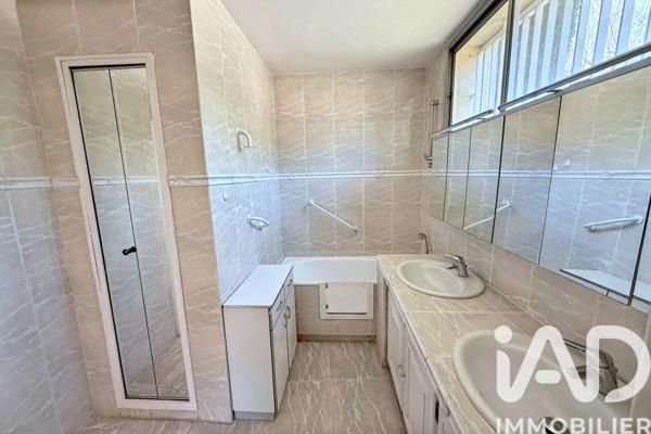 Maison à vendre 5 pièces 163 m² Aubagne