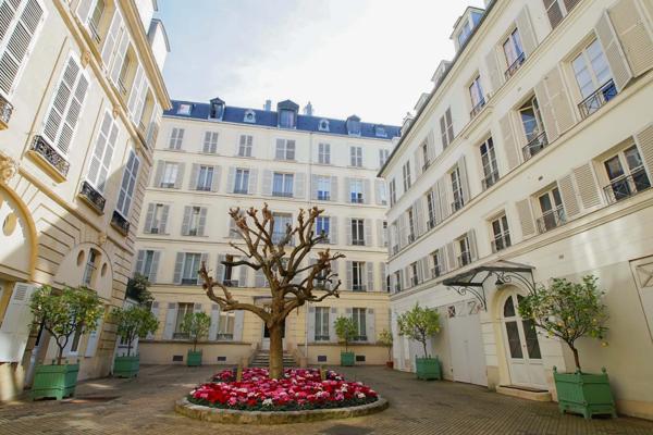Appartement Paris 7e - RUE DU BAC