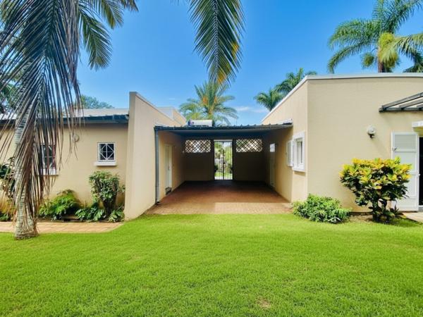 Eden – maison d’architecte de 245 m² à vendre à La Possession / Sainte‑Thérèse – jardin tropical 1 900 m², piscine & dépendance