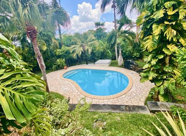 Eden – maison d’architecte de 245 m² à vendre à La Possession / Sainte‑Thérèse – jardin tropical 1 900 m², piscine & dépendance