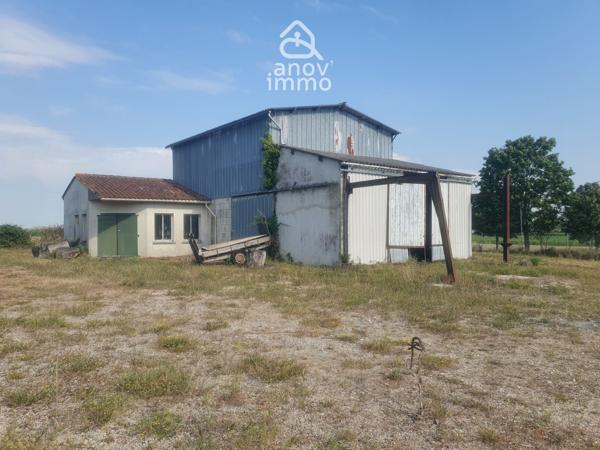 Autre
                                                                                                                                                                                                                                                                                                                        2 pièce(s)                                                                                                                                                                                                                                                                                                                              200  m²