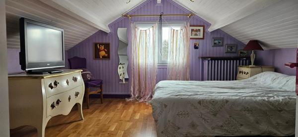 Maison lumineuse au calme avec dépendances et jardin
