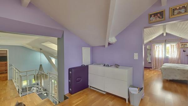 Maison lumineuse au calme avec dépendances et jardin