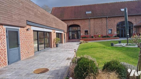 CORPS DE FERME, SITUEE SUR HOUPLINES-LYS