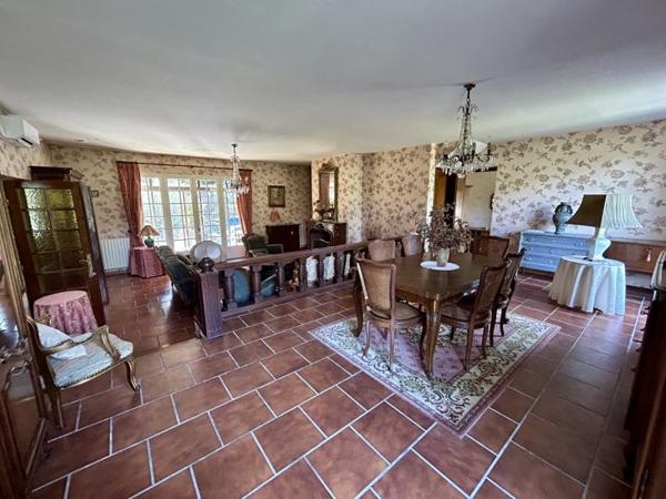 Maison à vendre |  Villemoustaussou |  7 pièces | 216 m²