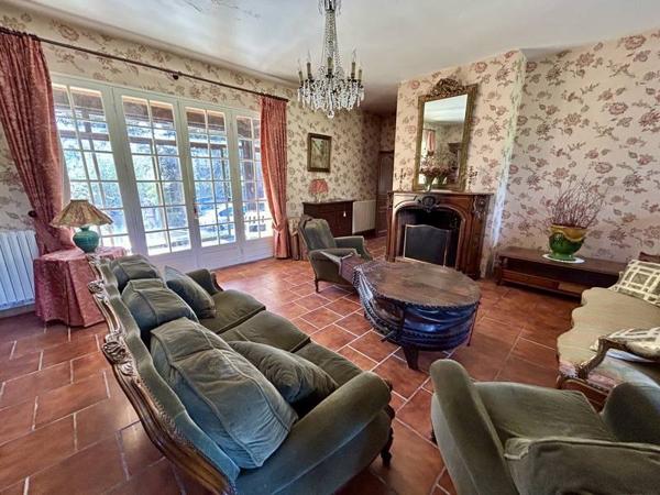 Maison à vendre |  Villemoustaussou |  7 pièces | 216 m²