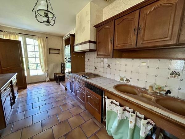 Maison à vendre |  Villemoustaussou |  7 pièces | 216 m²