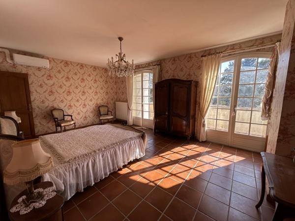 Maison à vendre |  Villemoustaussou |  7 pièces | 216 m²