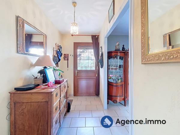 À vendre - Maison traditionnelle, 4 pièces située à Dissay-sous-Courcillon (72500)