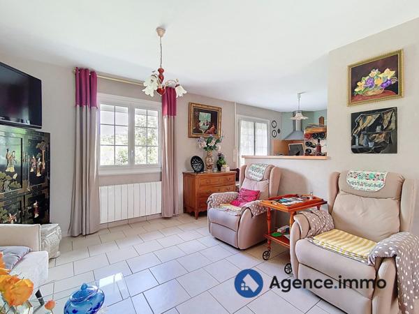 À vendre - Maison traditionnelle, 4 pièces située à Dissay-sous-Courcillon (72500)