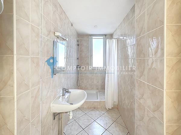 Appartement
                                                                                                                                                                                                                                                                                                                        4 pièce(s)                                                                                                                                                                                                          3 chambre(s)                                                                                                                                                                                                          70  m²