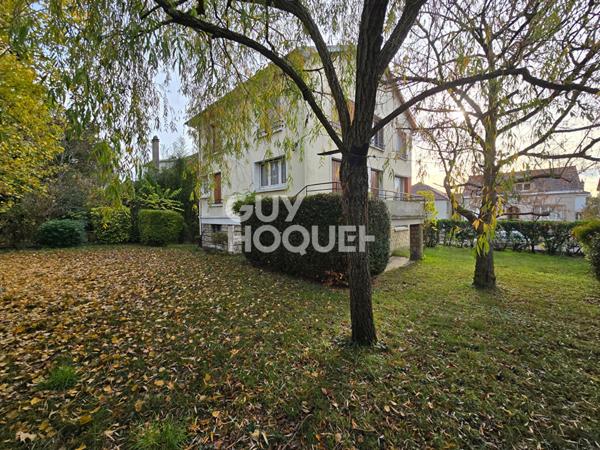 Pavillon bourgeois non mitoyen - 180 m² habitables + combles aménagés