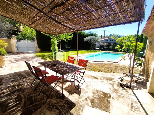 Exceptionnelle bastide du 18ème siècle en Provence