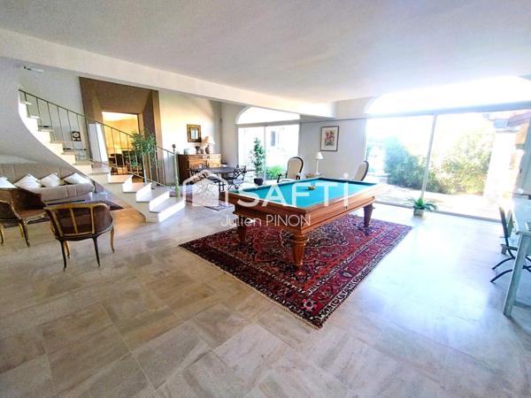 Exceptionnelle bastide du 18ème siècle en Provence