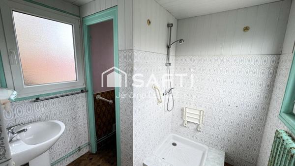 Maison 2 chambres sur sous sol proche commerces