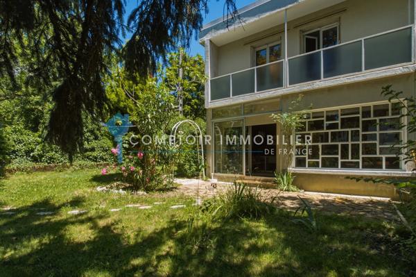 Maison
                                                                                                                                                                                                                                                                                                                        6 pièce(s)                                                                                                                                                                                                          4 chambre(s)                                                                                                                                                                                                          126  m²